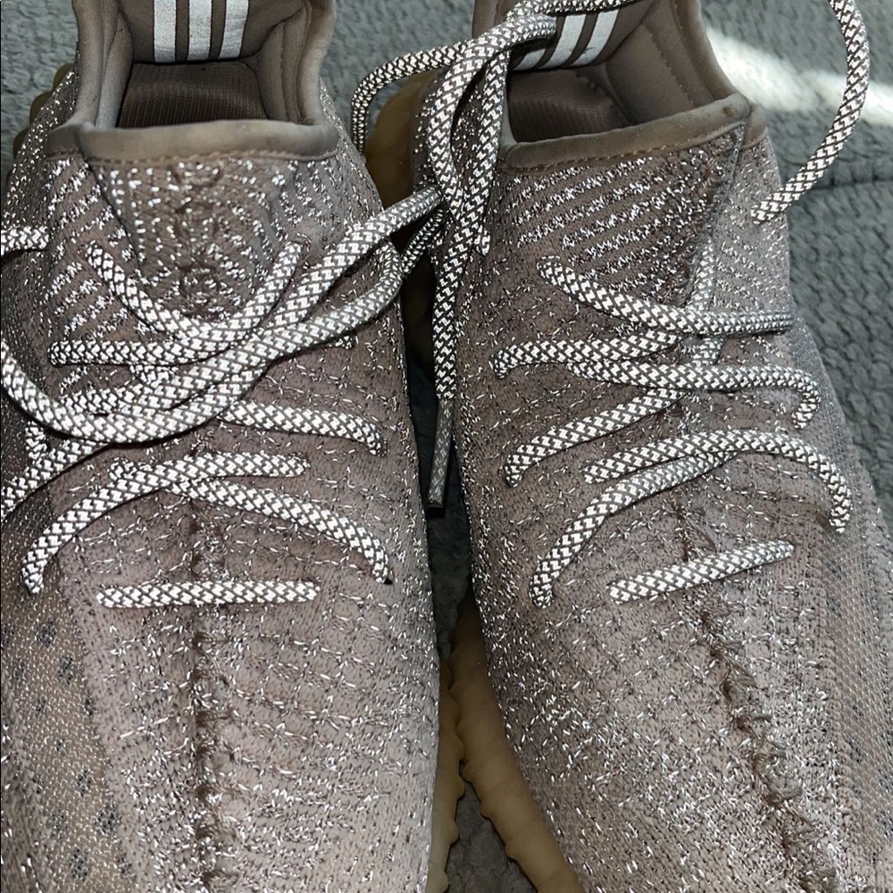 YEEZY ADIDAS PINK